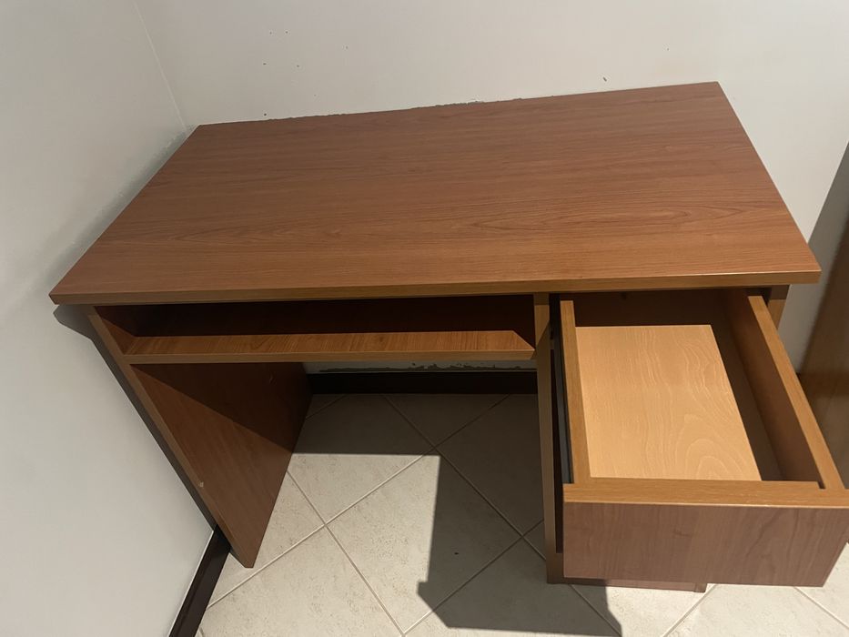 Secretária de madeira