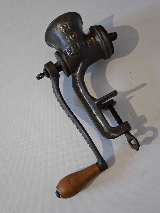 Máquina antiga de picar carne Husqvarna 101 - Sweden
