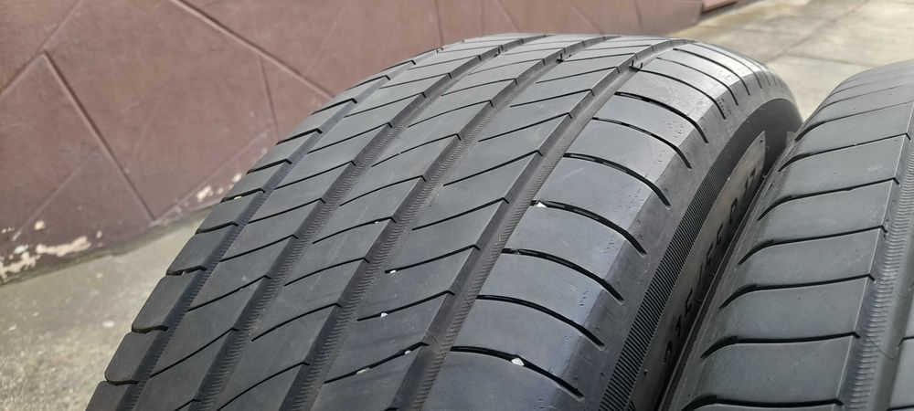 Opony letnie  Michelin  215/55 R17 V     94V