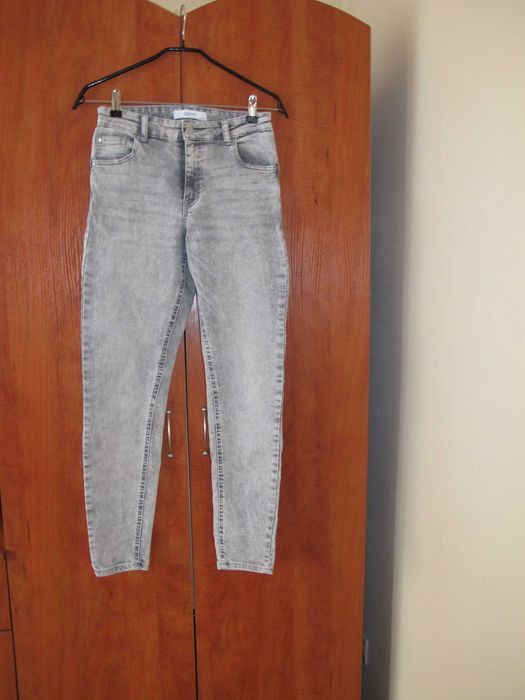 Jeansy slim -jasny szary kolor