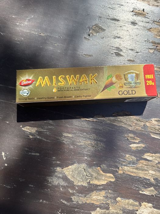 Pasta do zębów MISWAK 140g + gratis