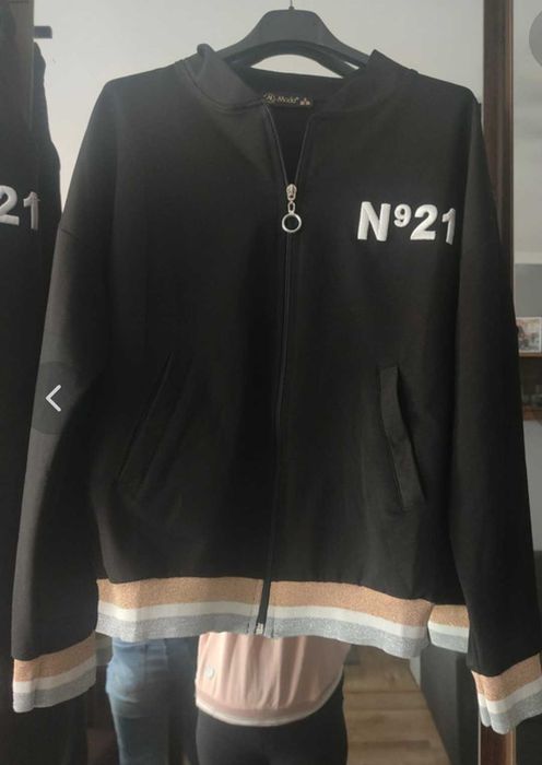 Kobiecy dres sportowy