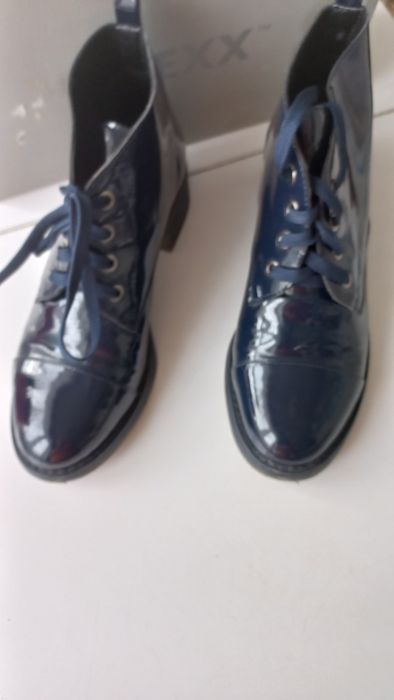 Ботинки синие лаковые