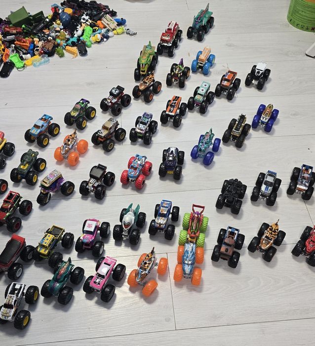 Хот Вiлс Монст Тракс