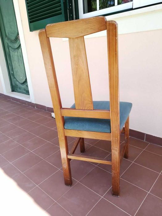 Cadeira jantar ou cozinha de madeira (maciça) e almofadada