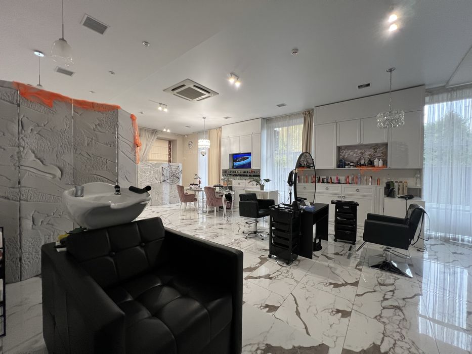 Оренда приміщення (фасад новобудови)