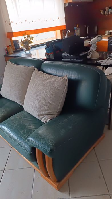 cozinha com eletrodomesticos + sofa