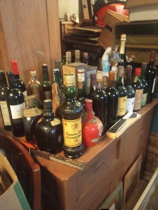 Vendo bebidas antigas muitas bom estado
