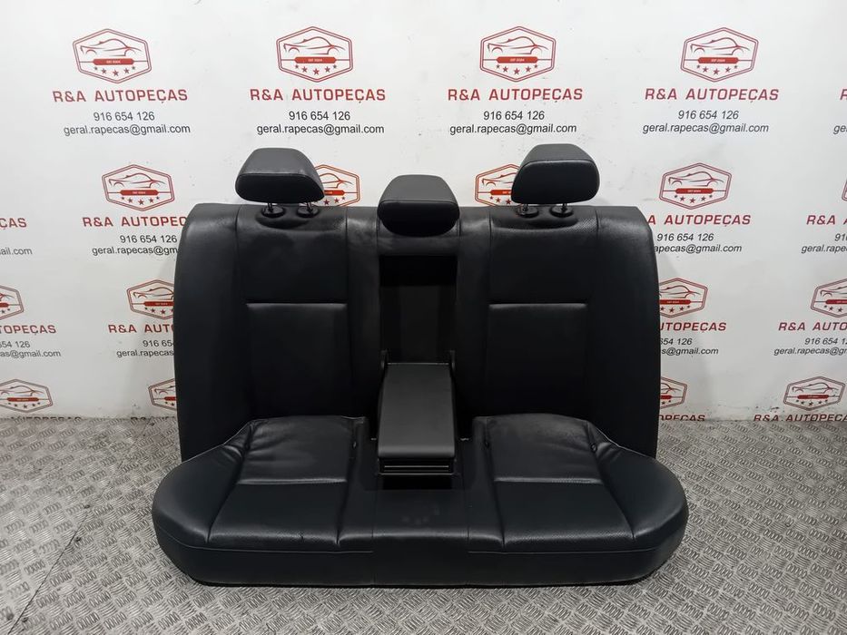 Conjunto de Bancos Mercedes Class C W204 Sedan em Pele Original