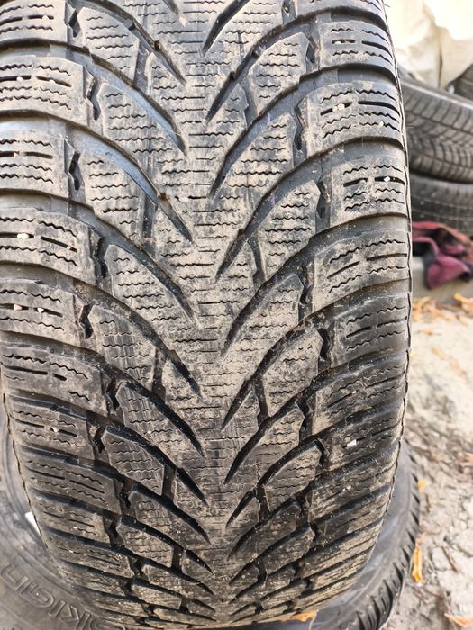 225/60R18 104H Nokian 2szt zima