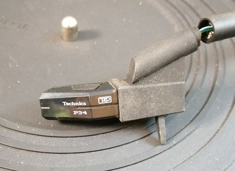 Gramofon TECHNICS model SL-BD20D
