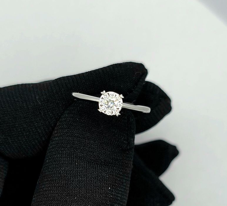 Продам кольцо с бриллиантами 0.17 карат