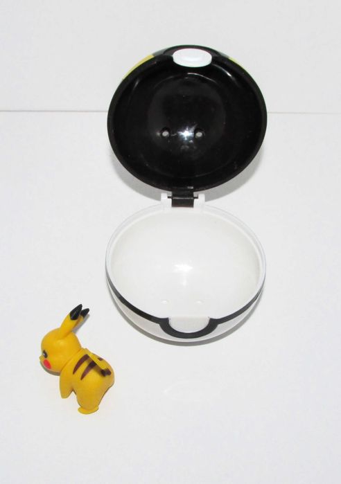 Pokemon ClipnGo Pikachu + Ultra ball