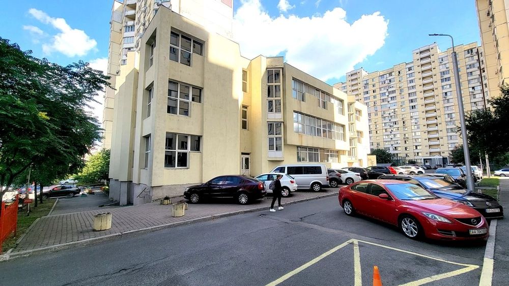 Оренда 1639м2 під офіс/школу/клініку/садочок, вул Ернста,Соломянський