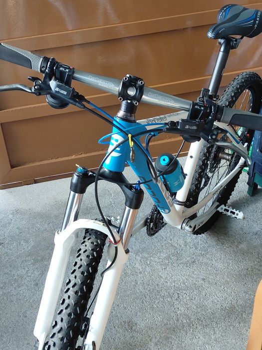 Biciicleta btt por estar m nao tem nada dedicado a estrada cicli