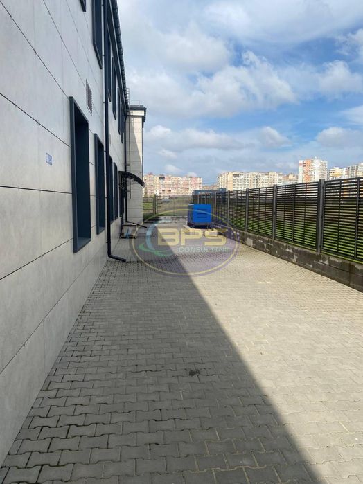 Комерційне приміщення під медичну клініку