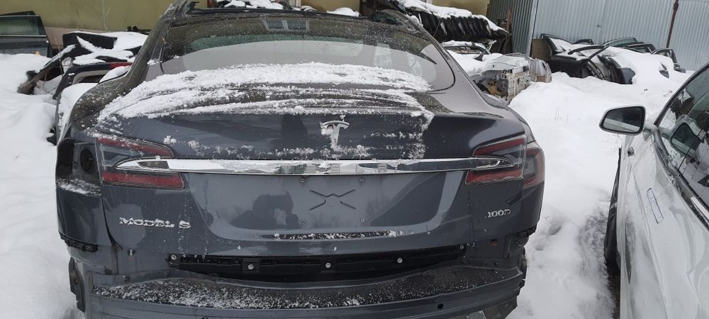 Кришка багажника Tesla model S 2012- 2021