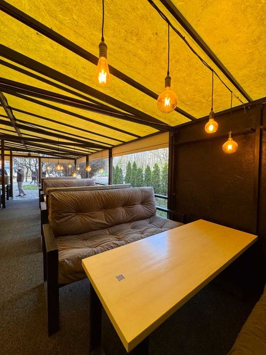 Продається кафе-бар Black White на вулиці Небесної Сотні та Політаєва