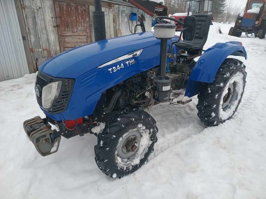 Трактор T244 ТНL