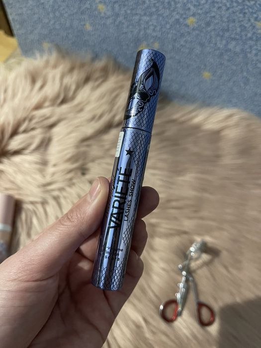 Косметичний набір(туш,щіпці,база)