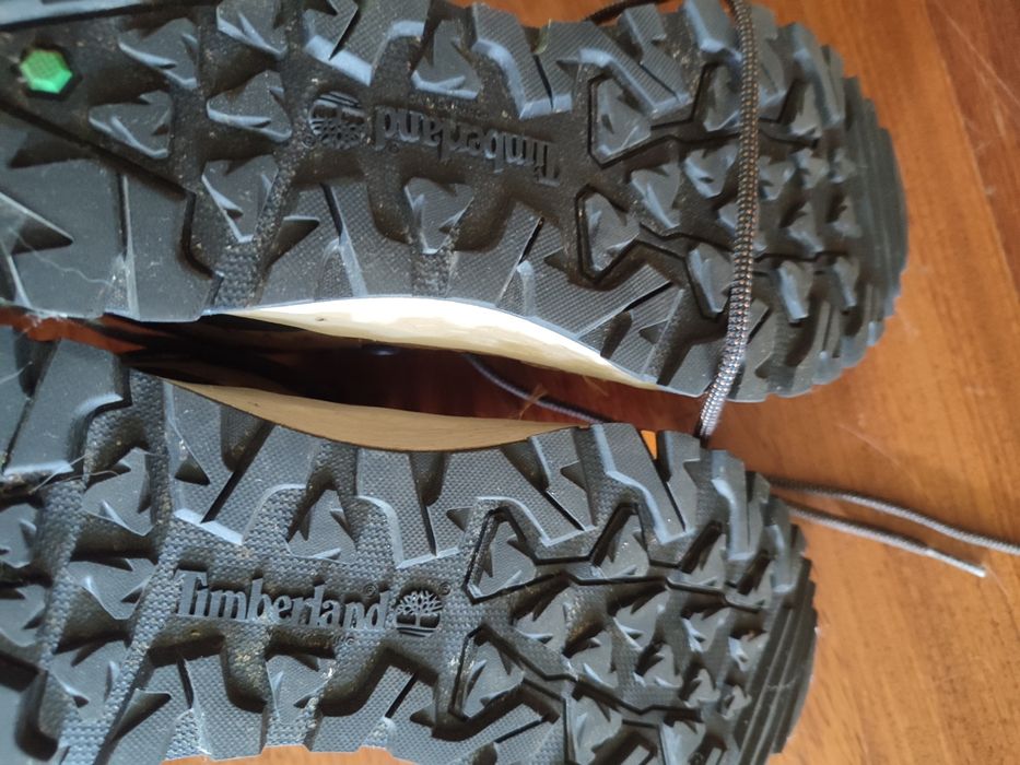 Sapatilhas Nike e botas Timberland