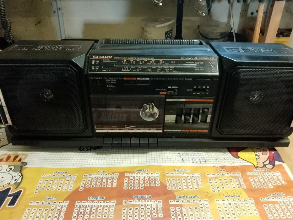 Radiomagnetofon Sharp i  ITT  model Touring 320