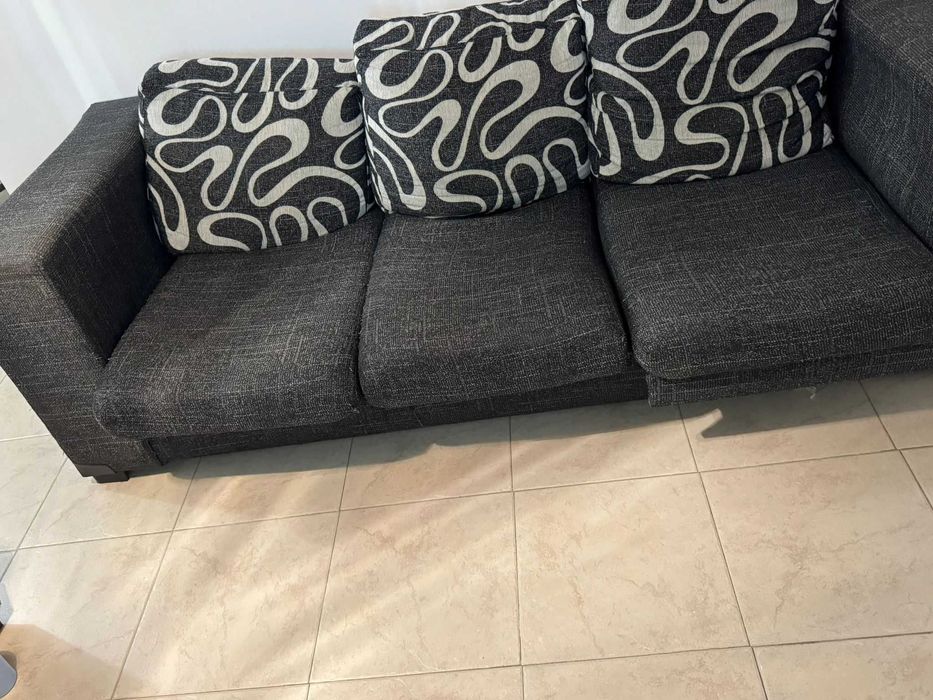 Sofá Retrátil muito confortável e espaçoso