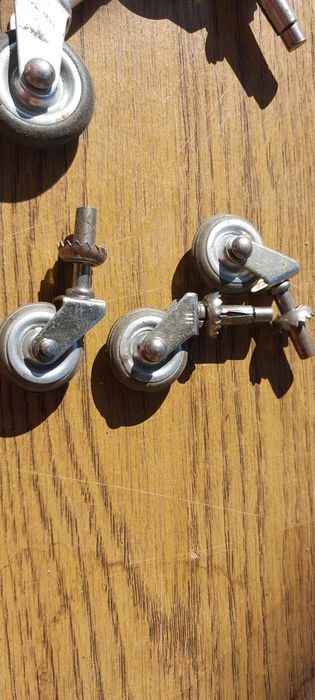 Kółeczka do mebli lub czegoś innego