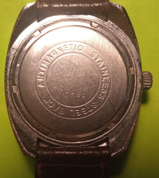 Relógio da marca Yema