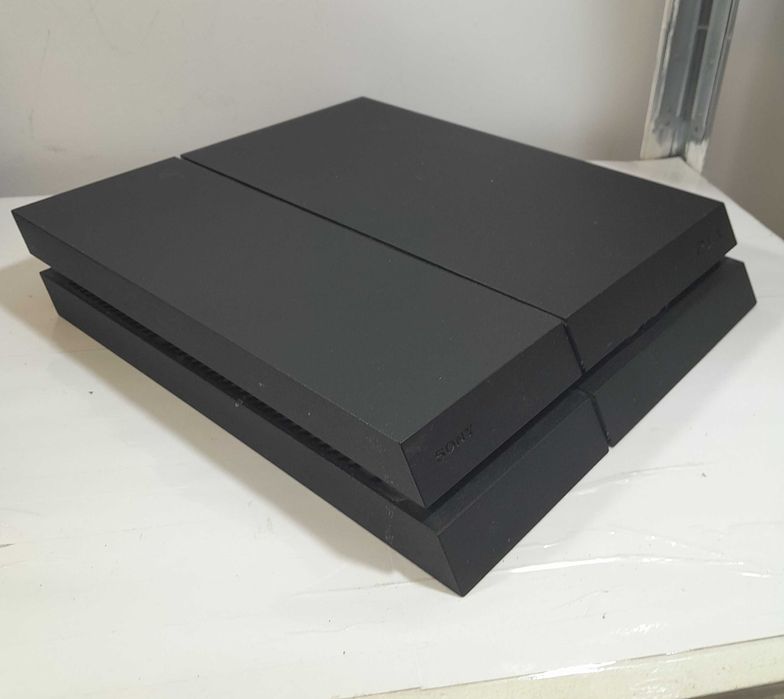 Konsola PS$ 500GB + pad + okablowanie