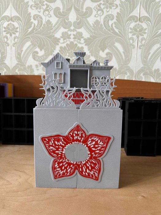 Стенд поличка Stranger Things Дивні дива