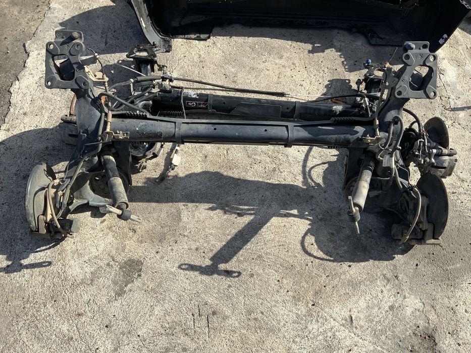 Peugeot rifter citroen berlongo belka tylna oś zawieszenie