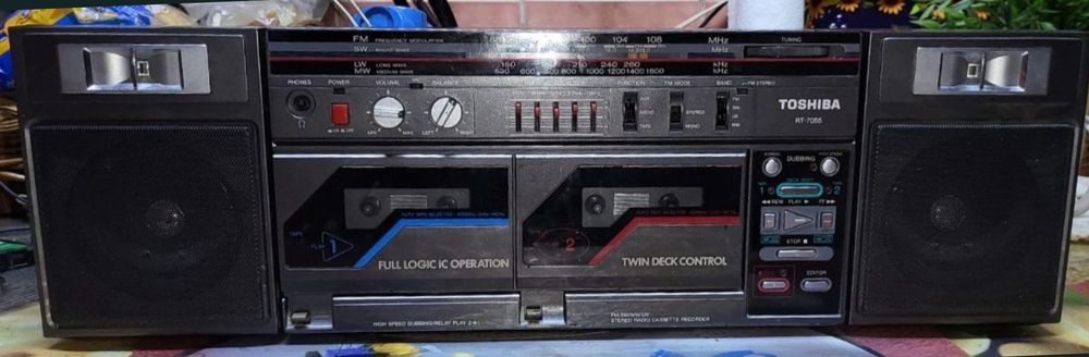 Магнитофон TOSHIBA RT-7055,запчасти,sharp,статуэтка Japan