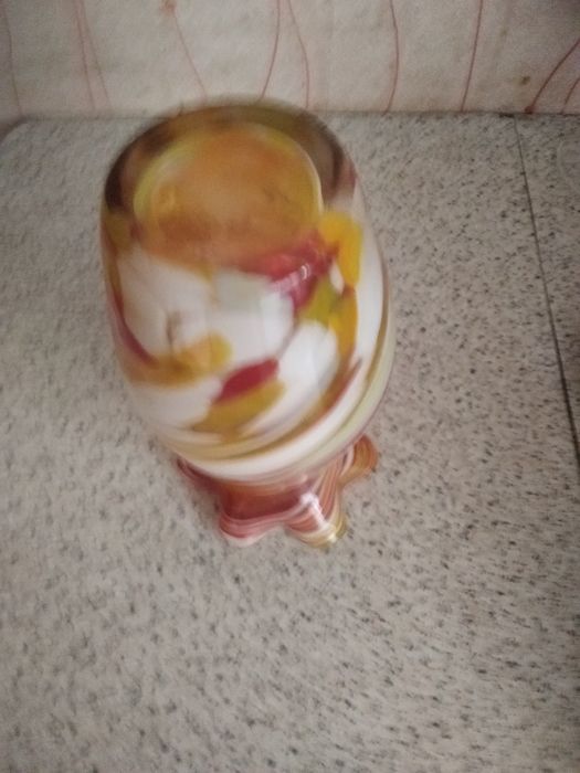 Ваза винтажная. Без сколов и трещин.