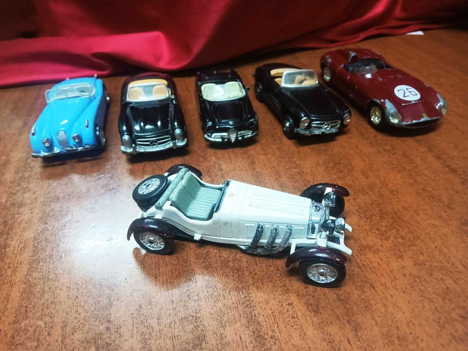 Lote de 6 Miniaturas de Carros Clássicos