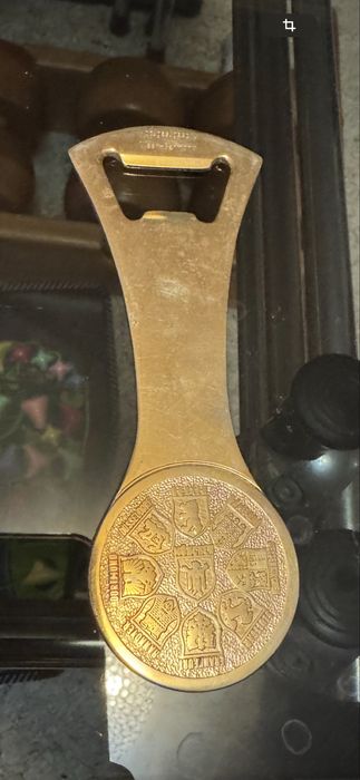 Винтажна открывалка для бутылок