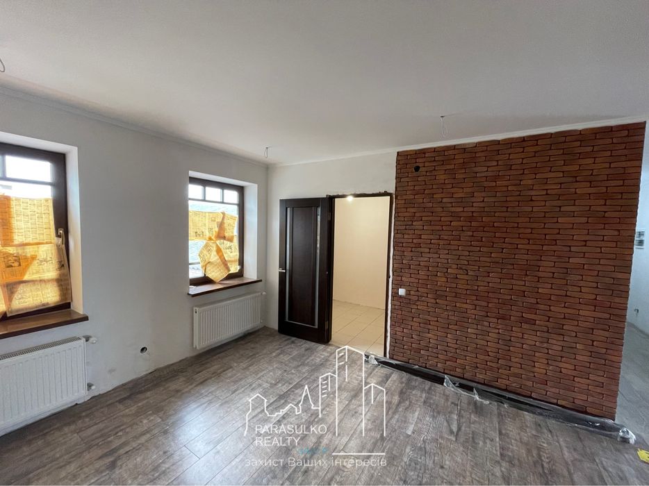 Продам велику 3-х кімнатну квартиру з терасою