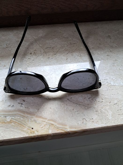Czarne oksy okulary przeciwsłoneczne jak nowe