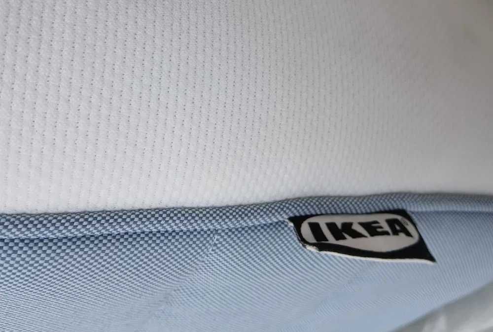 Colchão da marca ikea.