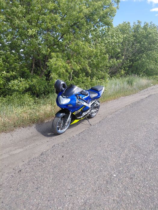 Сузуки джиксер 600