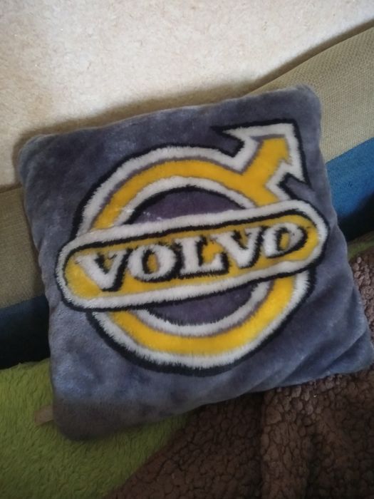 Подушка Volvo 30×30