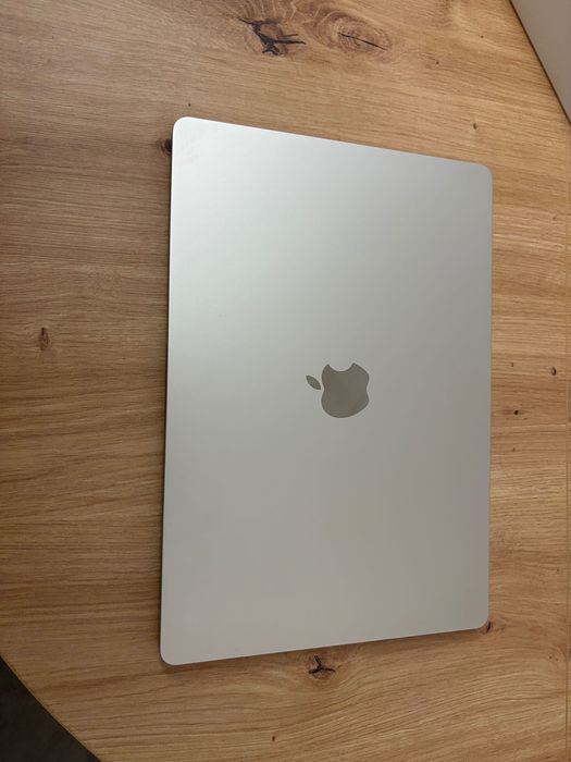 Apple MacBook Air 2024/15.3"/M3/8GB/256GB SSD/8-Core
