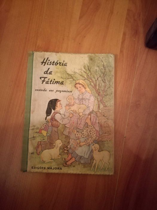 Livro em pano em muito bom estado