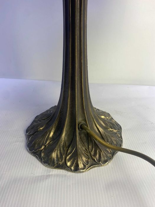 Lampa witrażowa stołowa