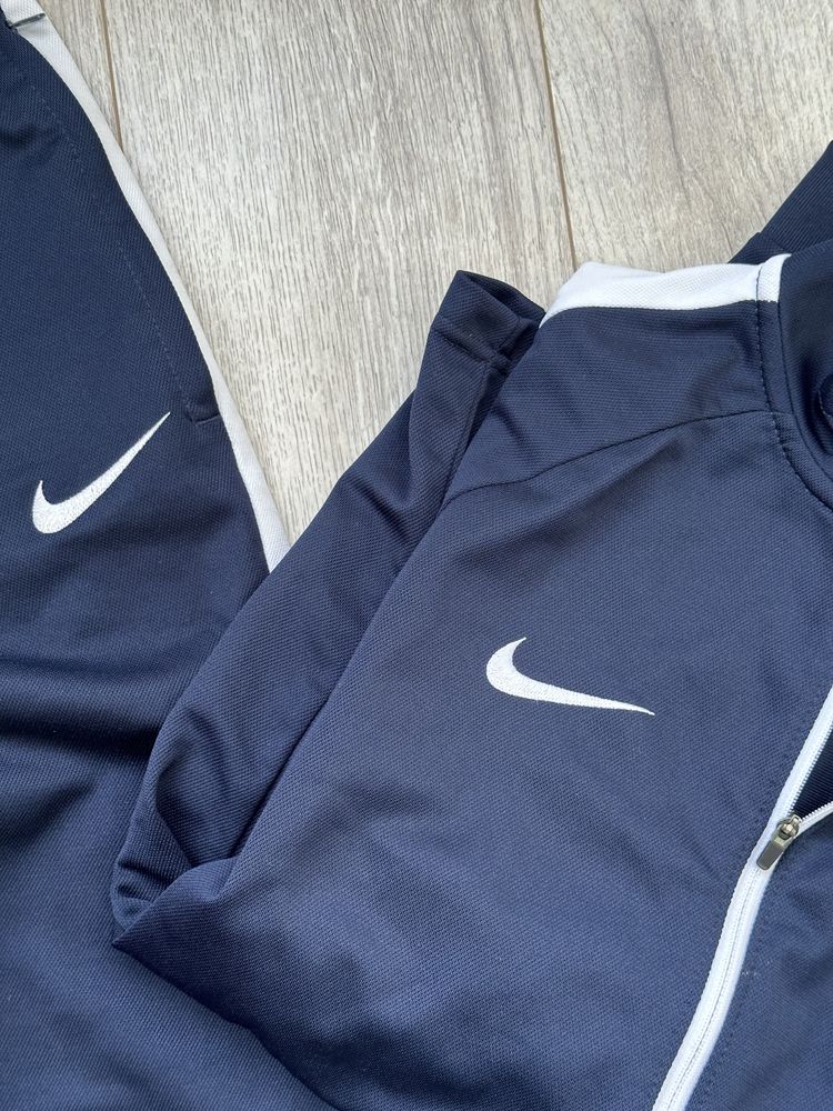 Nike dry store feet