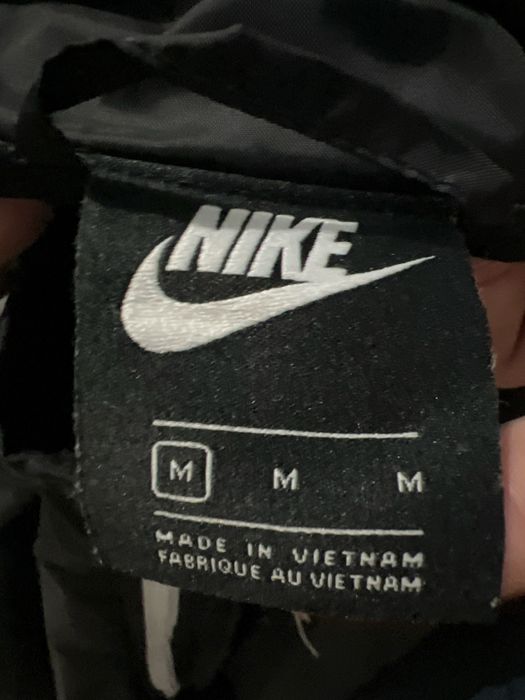 Вітровка Nike