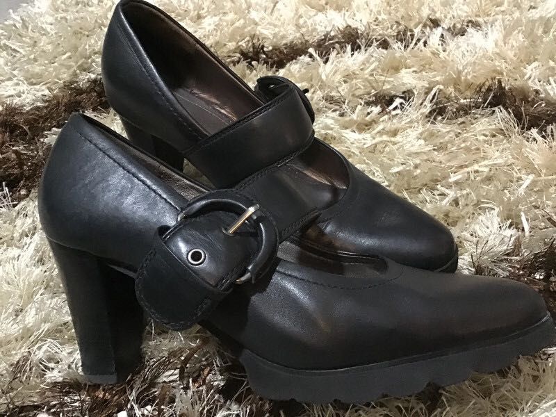 Sapatos pele da marca Gabor