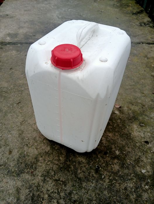 Каністра пластикова.