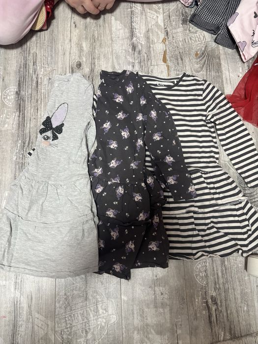 Sukienki dziewczęce 116