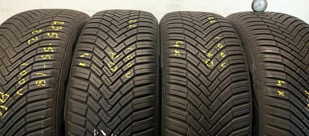 235/55R18 Continental AllSeasonContact